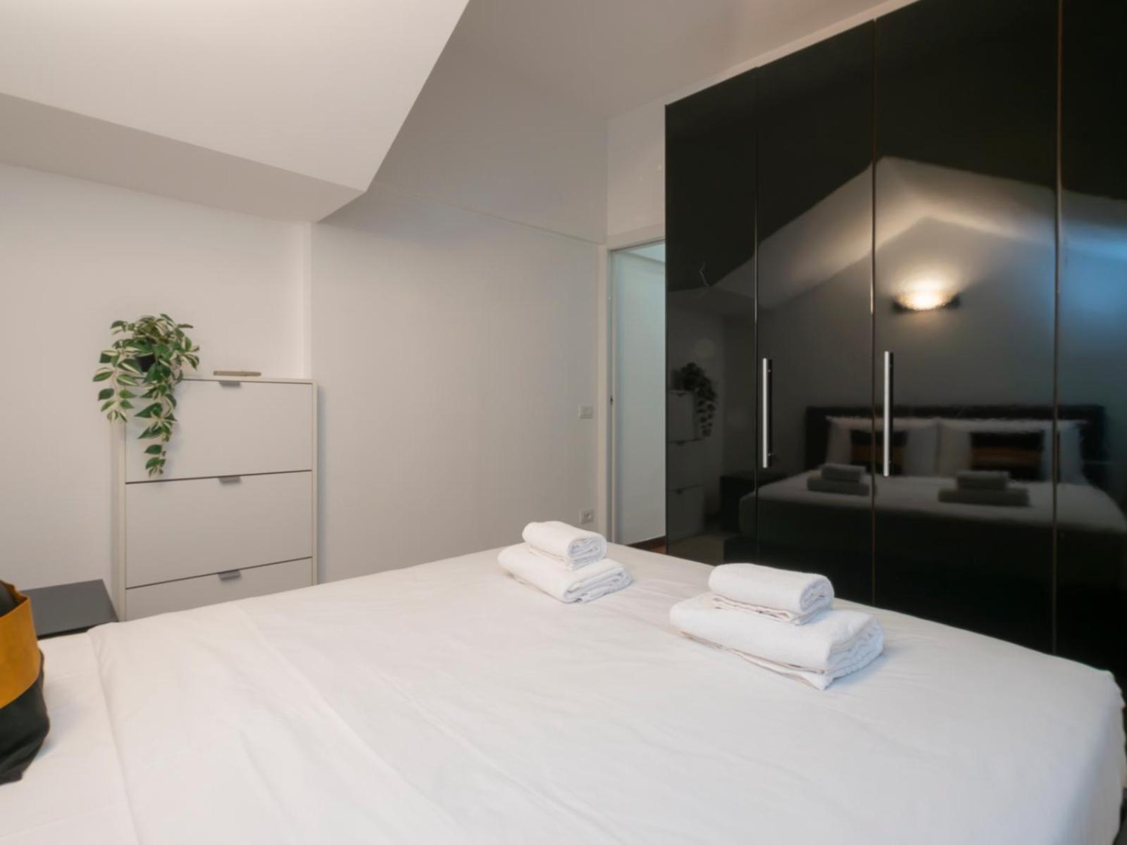 Ihost - Lattanzio 11 * Mailand