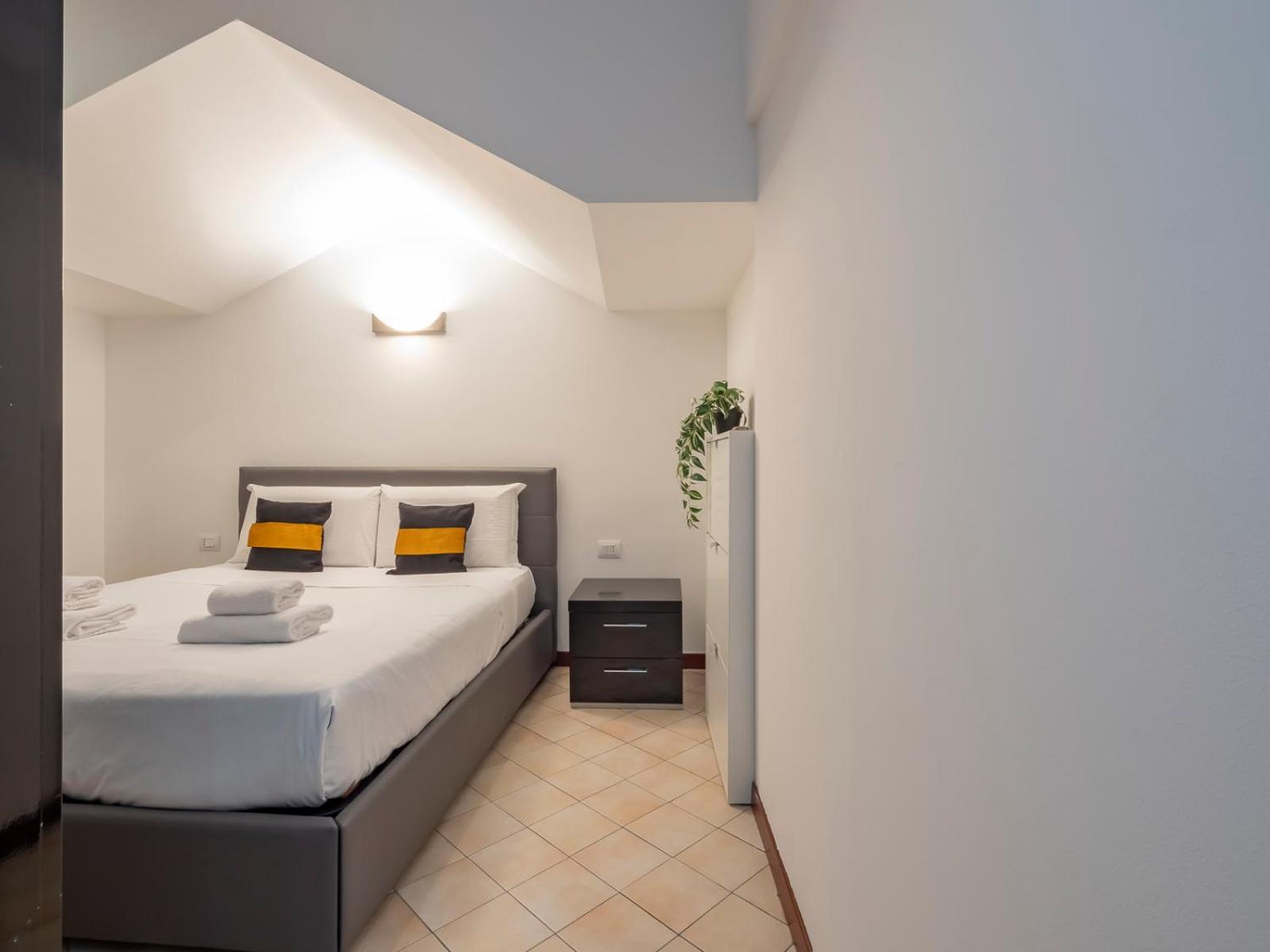 Ihost - Lattanzio 11 Mailand